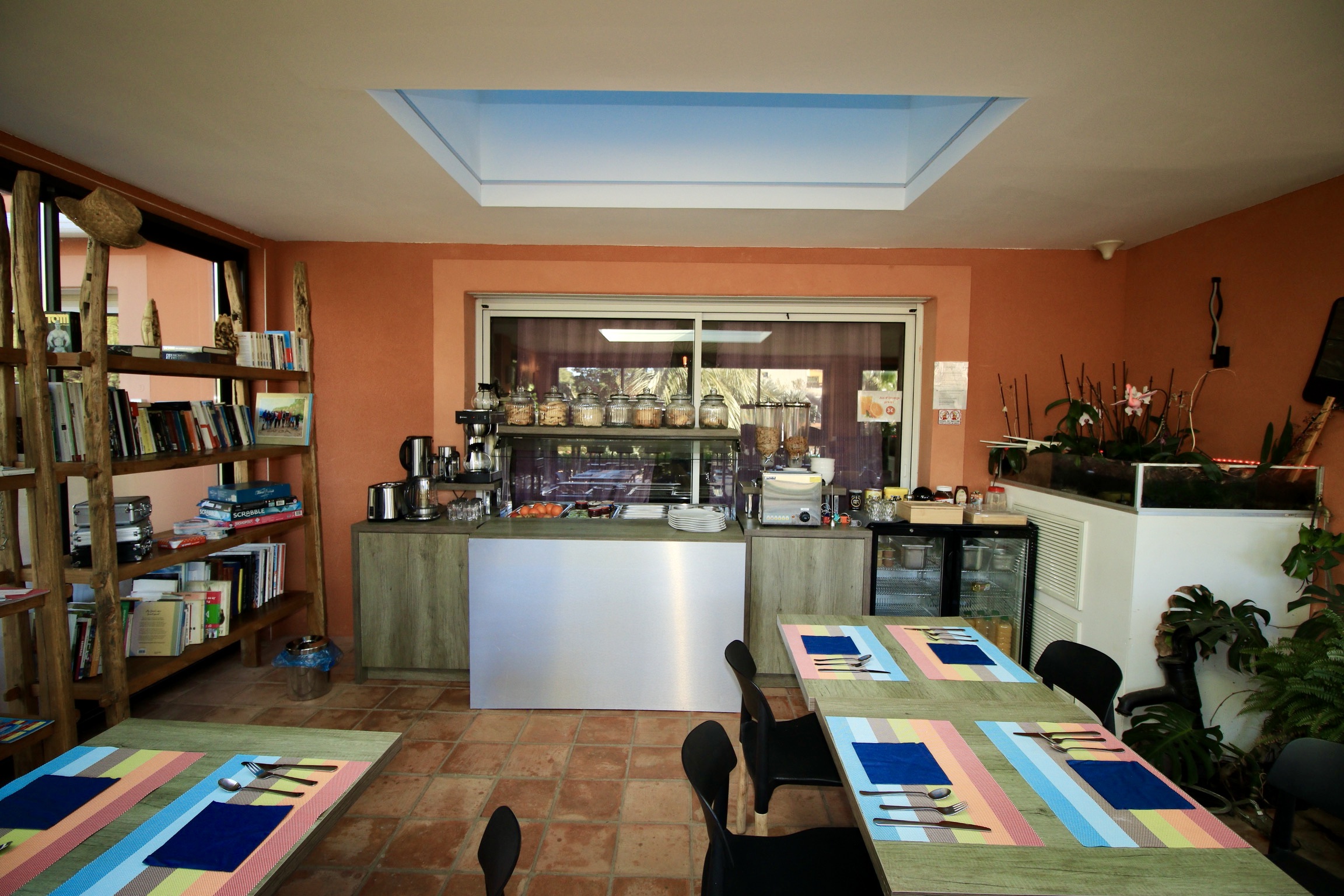 Cuisine et bar du petit-déjeuner